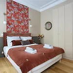 Apartment Champ De Mars - Tour Eiffel By Studio Prestige