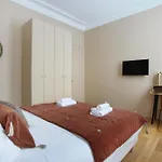 Apartment Champ De Mars - Tour Eiffel By Studio Prestige